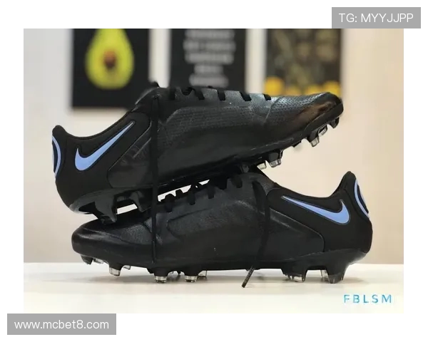 足球鞋边缘开裂是否属于正常磨损现象及保养要点全面解析深度探讨